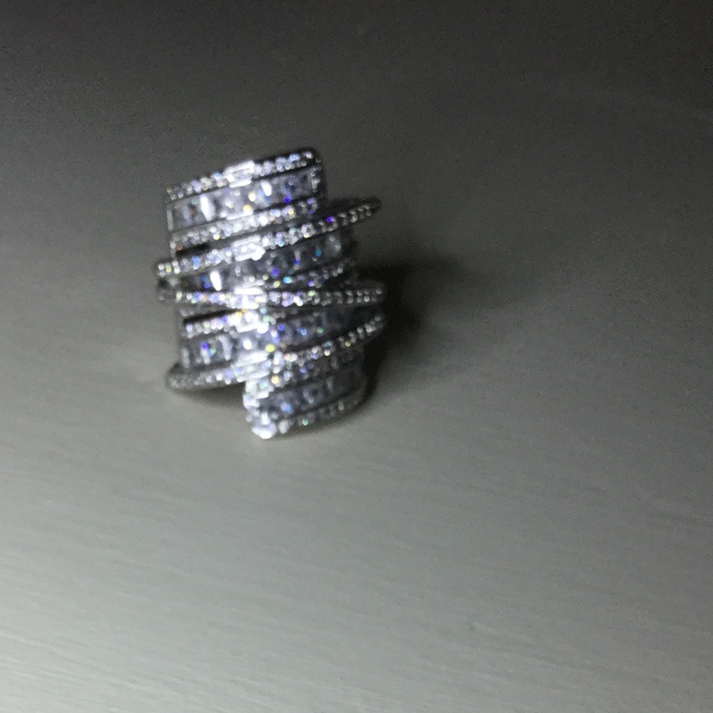 Beautiful Ring CZ party ring cocktail ring Stunning 6.4 CT